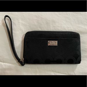 🖤Authentic Coach Wristlet🖤